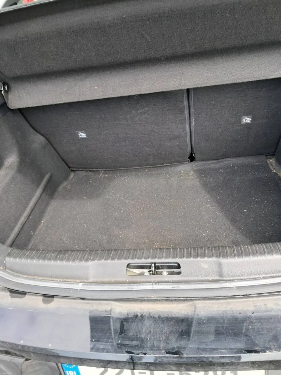 Car - Image 6