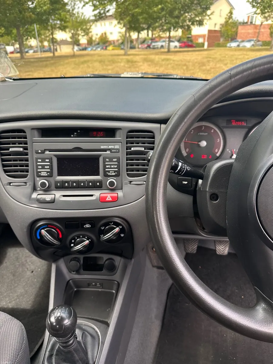 Kia Rio 2010 - Image 2
