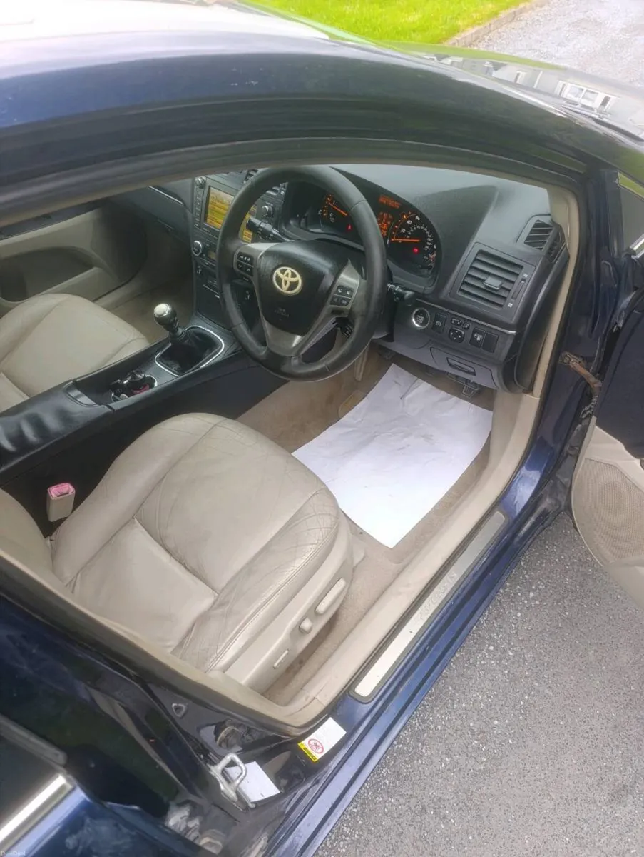 Car - Image 4