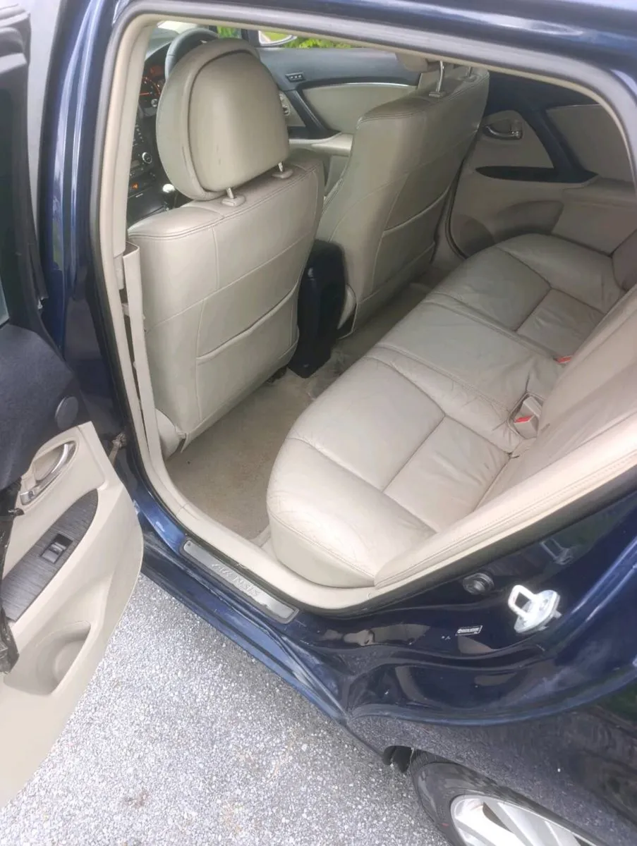 Car - Image 6