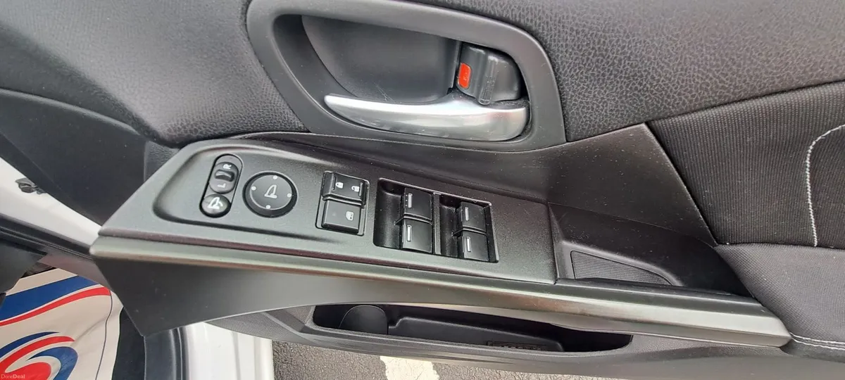 Honda Civic 2015 - Image 4