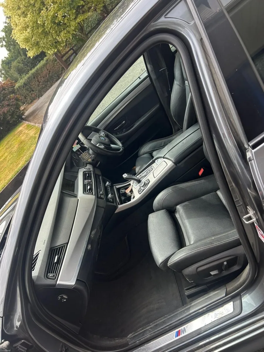 BMW 5-Series 2015 - Image 2