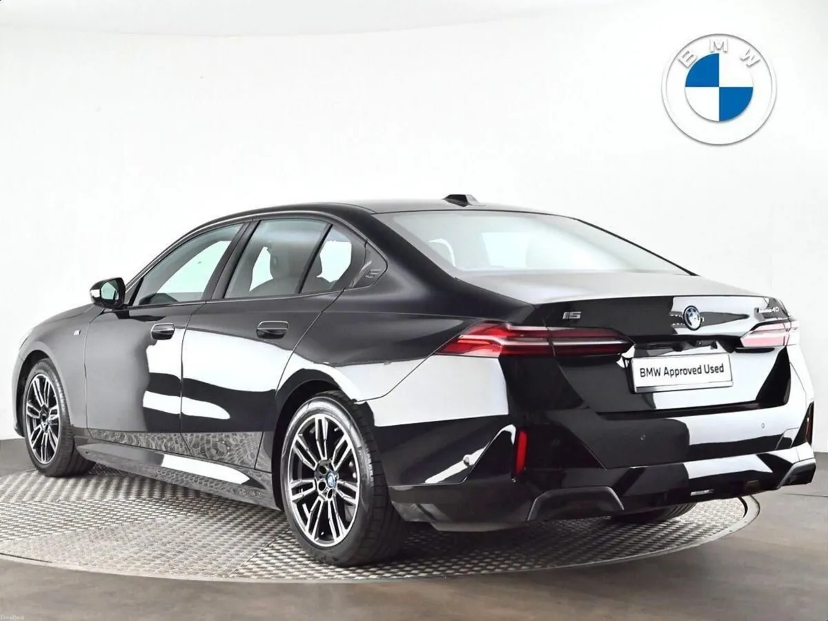 BMW i5 eDrive40 M Sport Saloon - Image 2