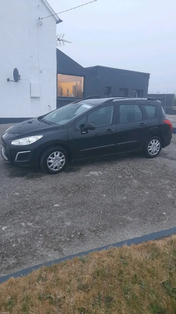 car - Image 1