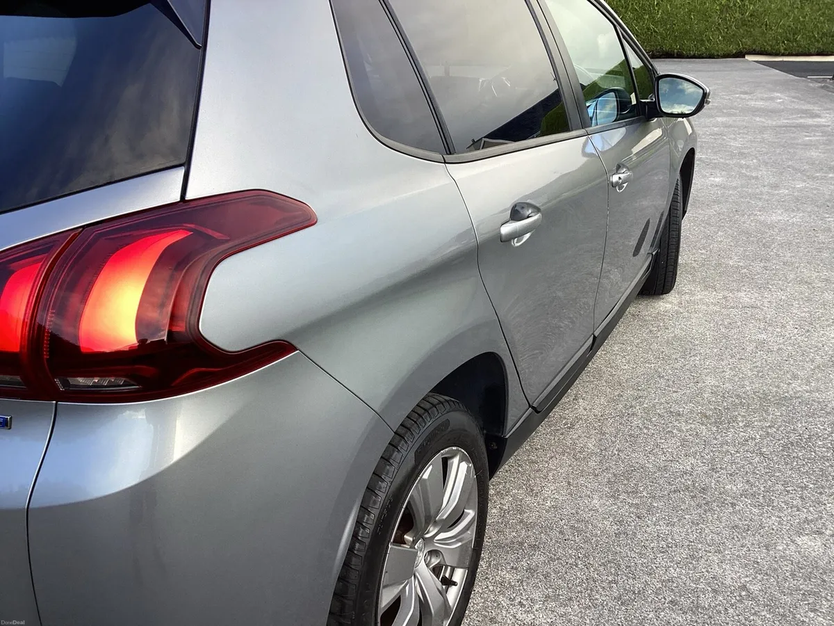 Peugeot 2008 - Image 6
