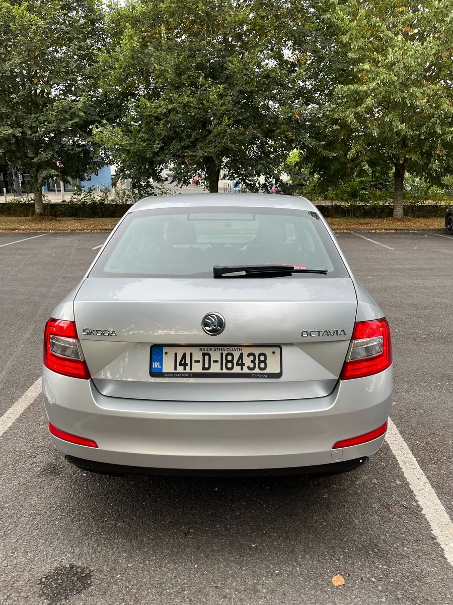 Car - Image 4