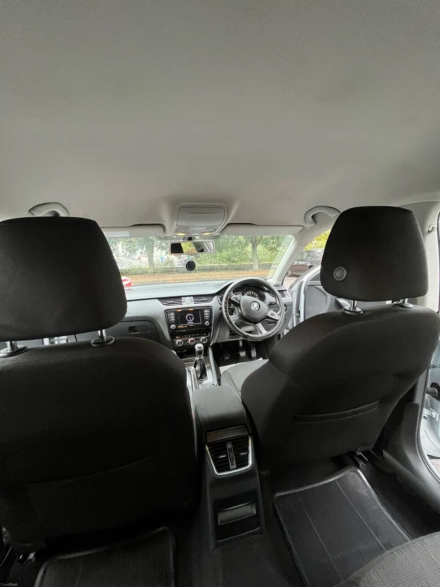 Car - Image 6