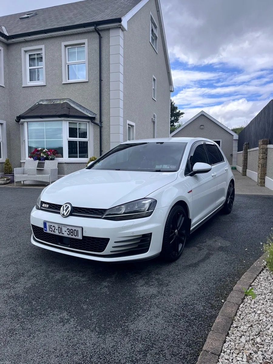 2015 Volkswagen Golf GTD - Image 2