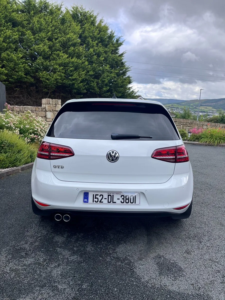 2015 Volkswagen Golf GTD - Image 4