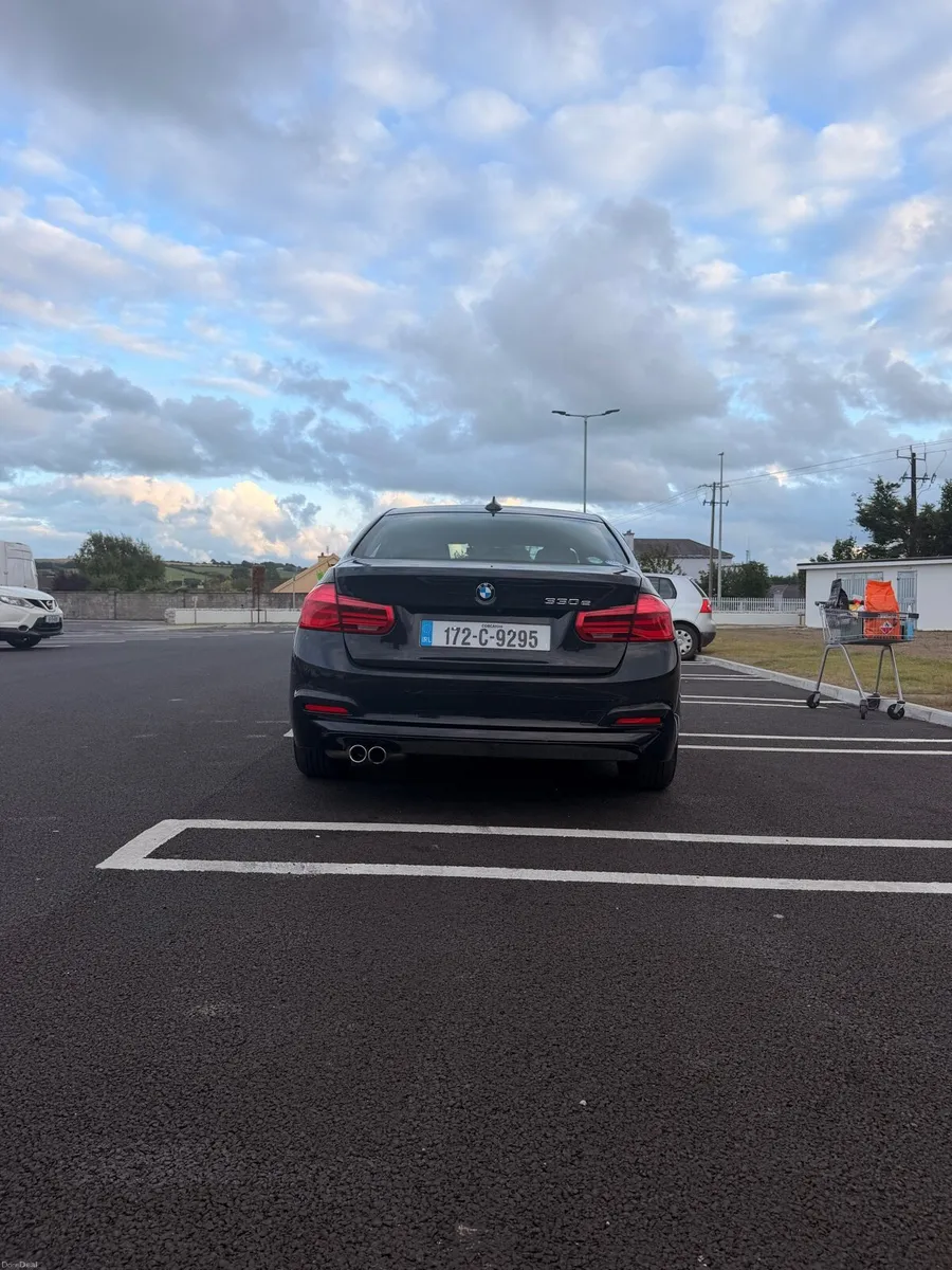 BMW 3-Series 330e M-Sport plug-in hybrid Automati - Image 4