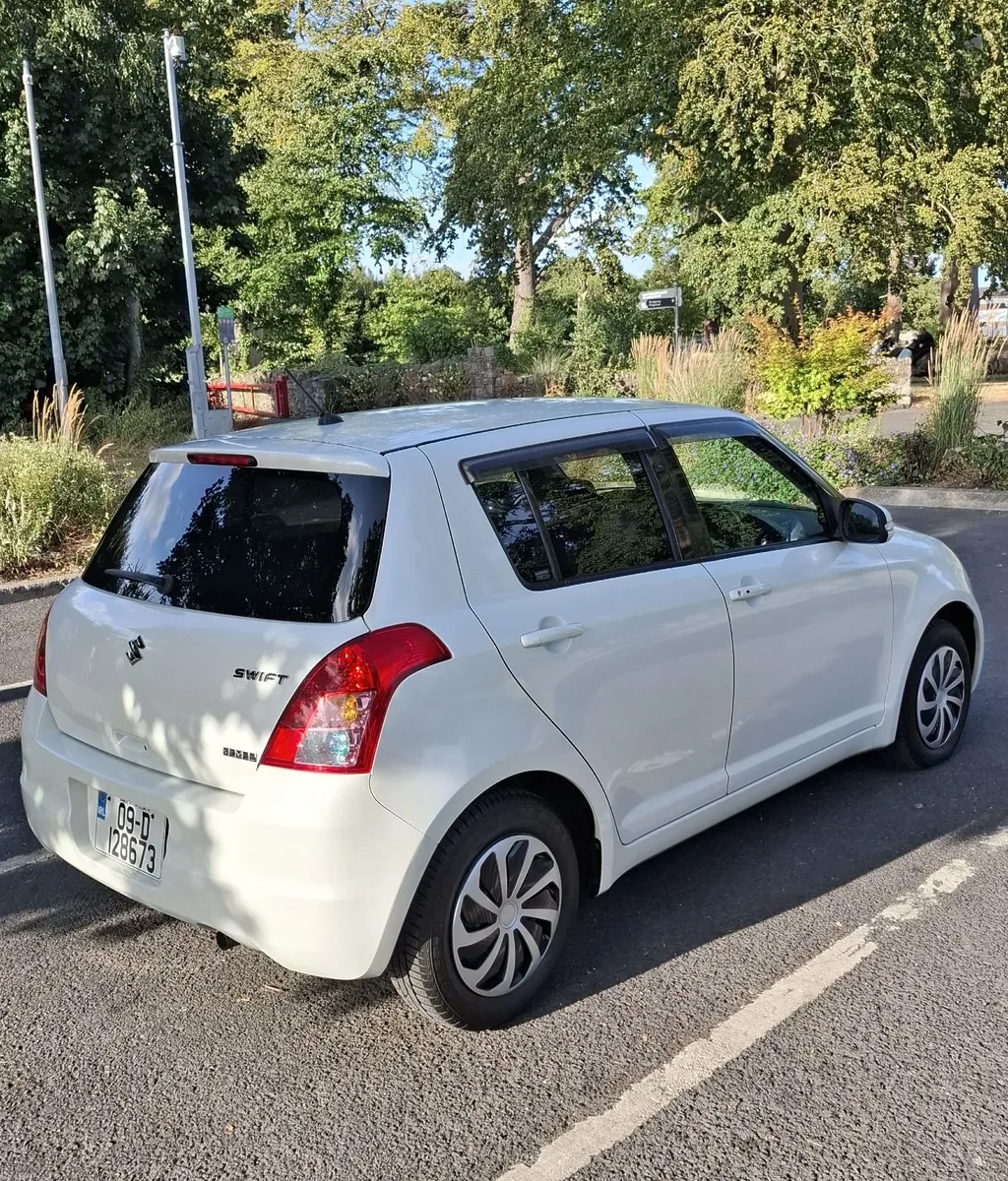 High-Spec Suzuki Swift Automatic - Image 4