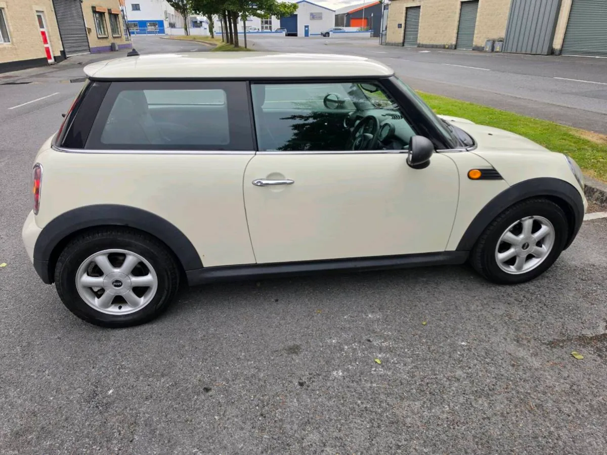 2010 Mini One - Image 5