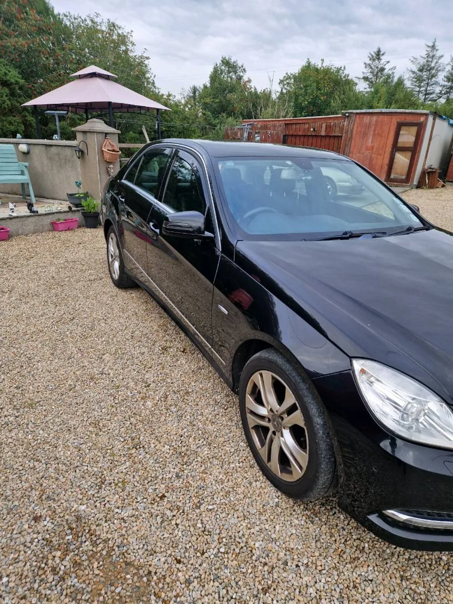 Mercedes E220 - Image 3