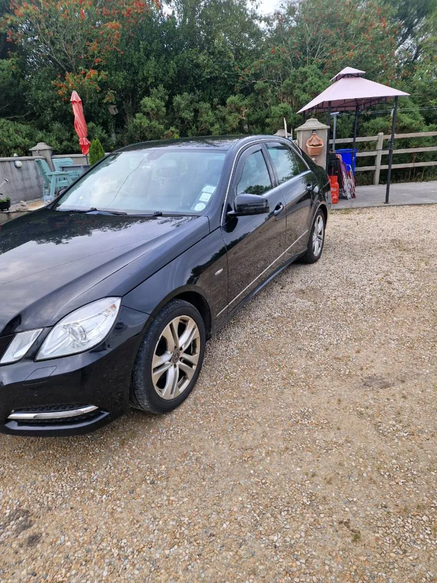 Mercedes E220 - Image 2