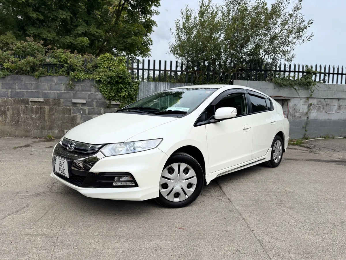 2013 HONDA INSIGHT. 79 KMs ONLY. AUTO 1.5L NEW NCT - Image 3