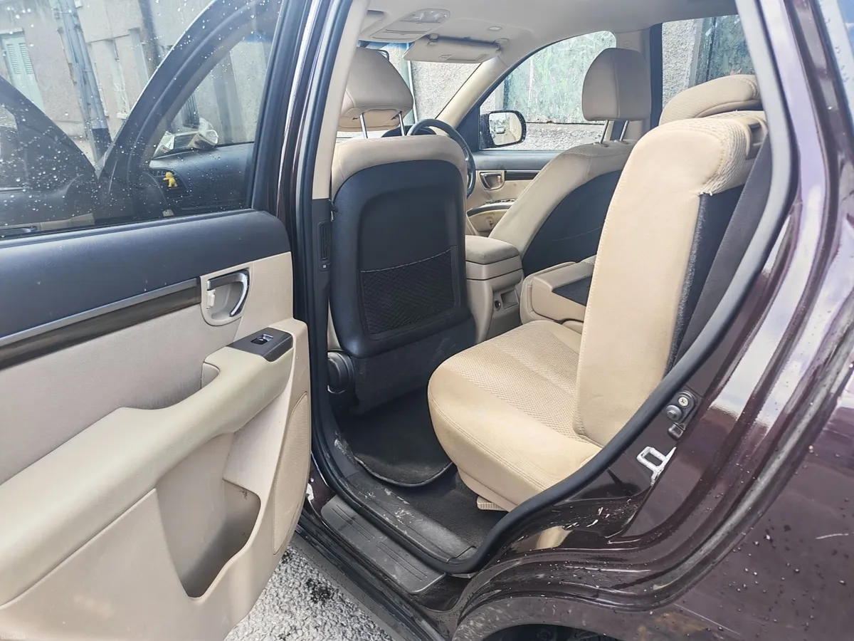 Hyundai Santa Fe 2011 - Image 5