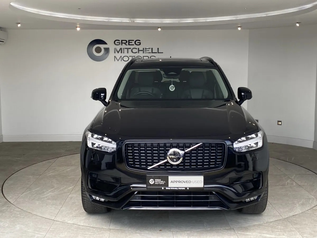 Volvo XC90 2022 - Image 2
