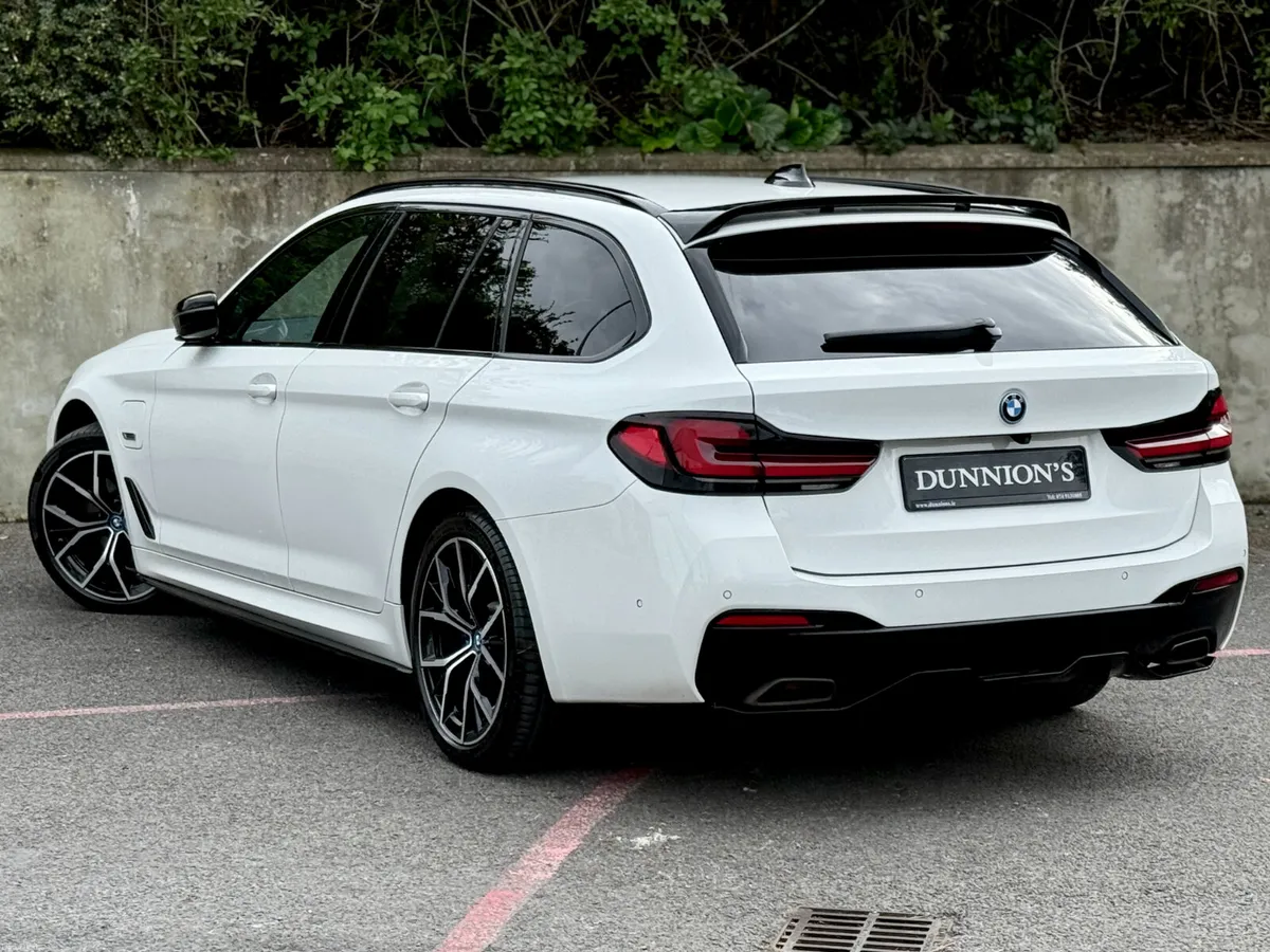 BMW 5-Series 2023 530E M SPORT TOURER LCI - Image 5