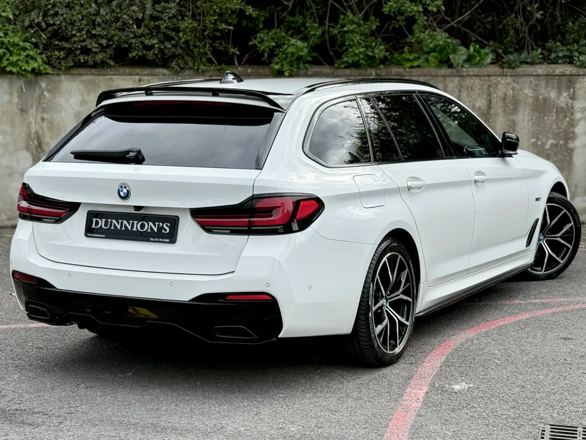 BMW 5-Series 2023 530E M SPORT TOURER LCI - Image 6