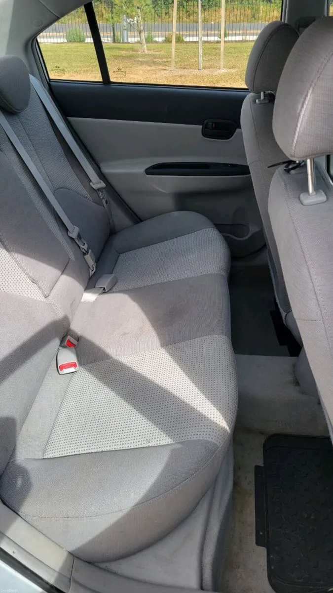 Hyundai Accent - Image 3