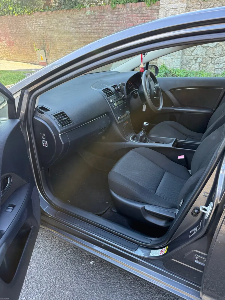 Toyota Avensis 2009 - Image 5