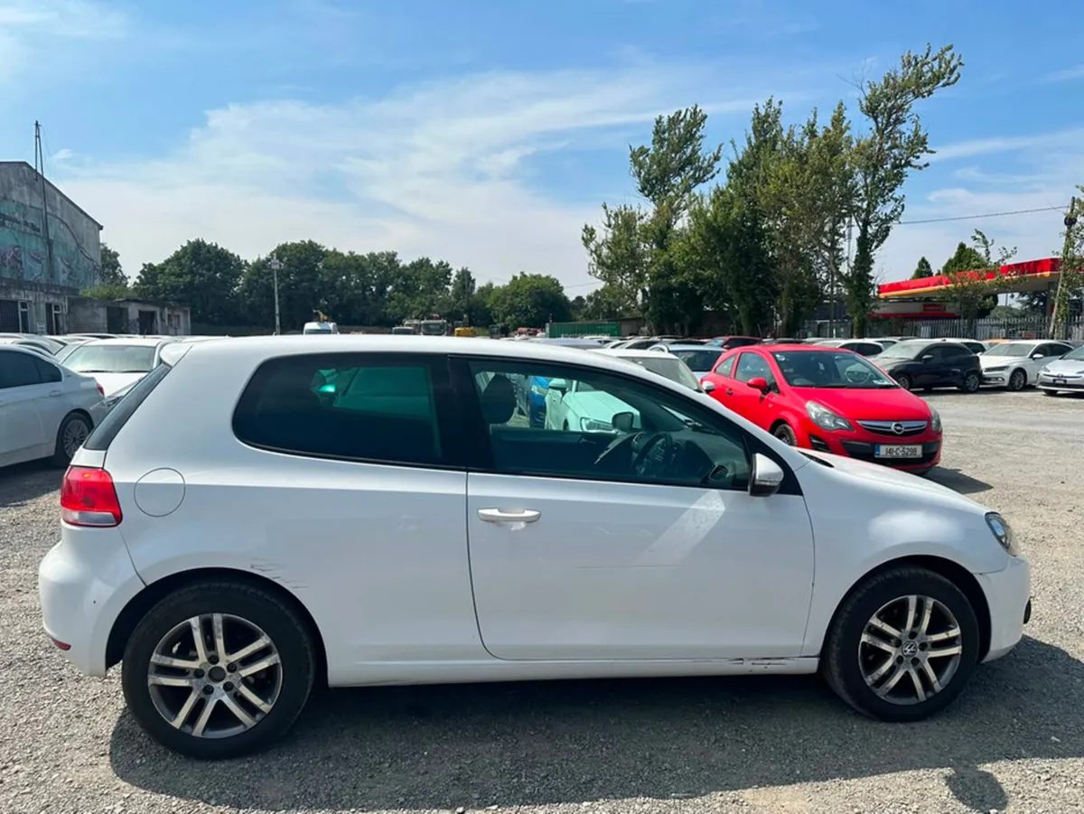 Volkswagen Golf TRENDLINE 1.2 TSI MANUAL 6SPEED FW - Image 6