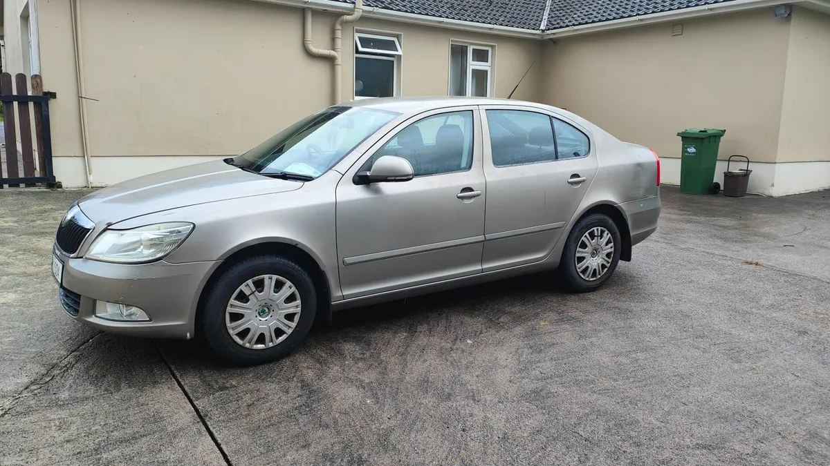 Skoda Octavia 2010 - Image 1