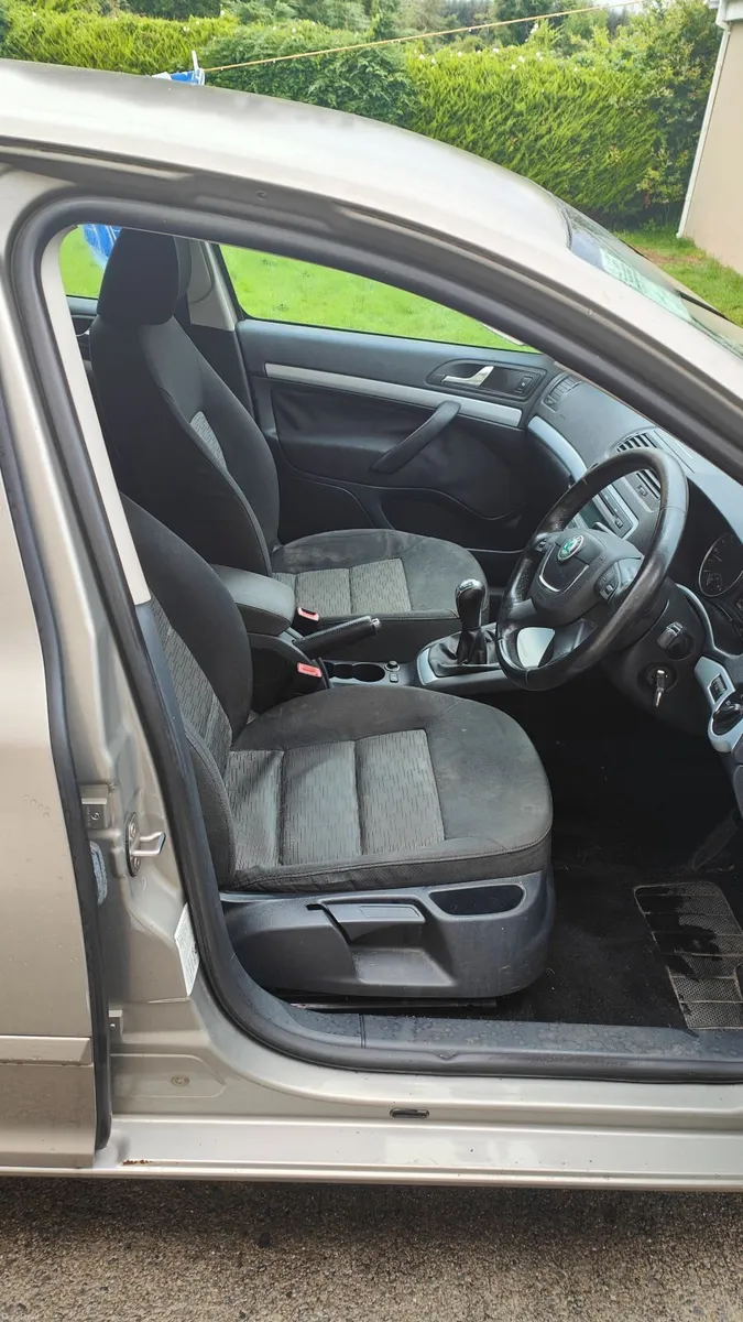 Skoda Octavia 2010 - Image 5