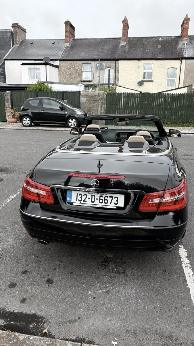 Mercedes-Benz E220 Convertible - Image 6