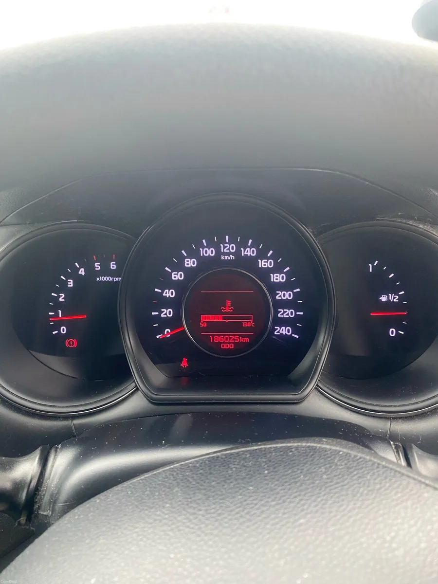 Kia Ceed 2013 1.6  186000 km - Image 3