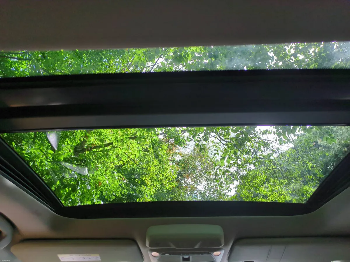 2019 Nissan X-Trail Premium SV* Low kms * - Image 6