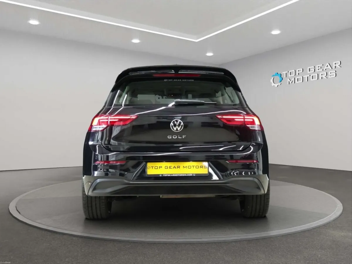 2023 Volkswagen Golf Life 2.0 TDI DSG Automatic - Image 4