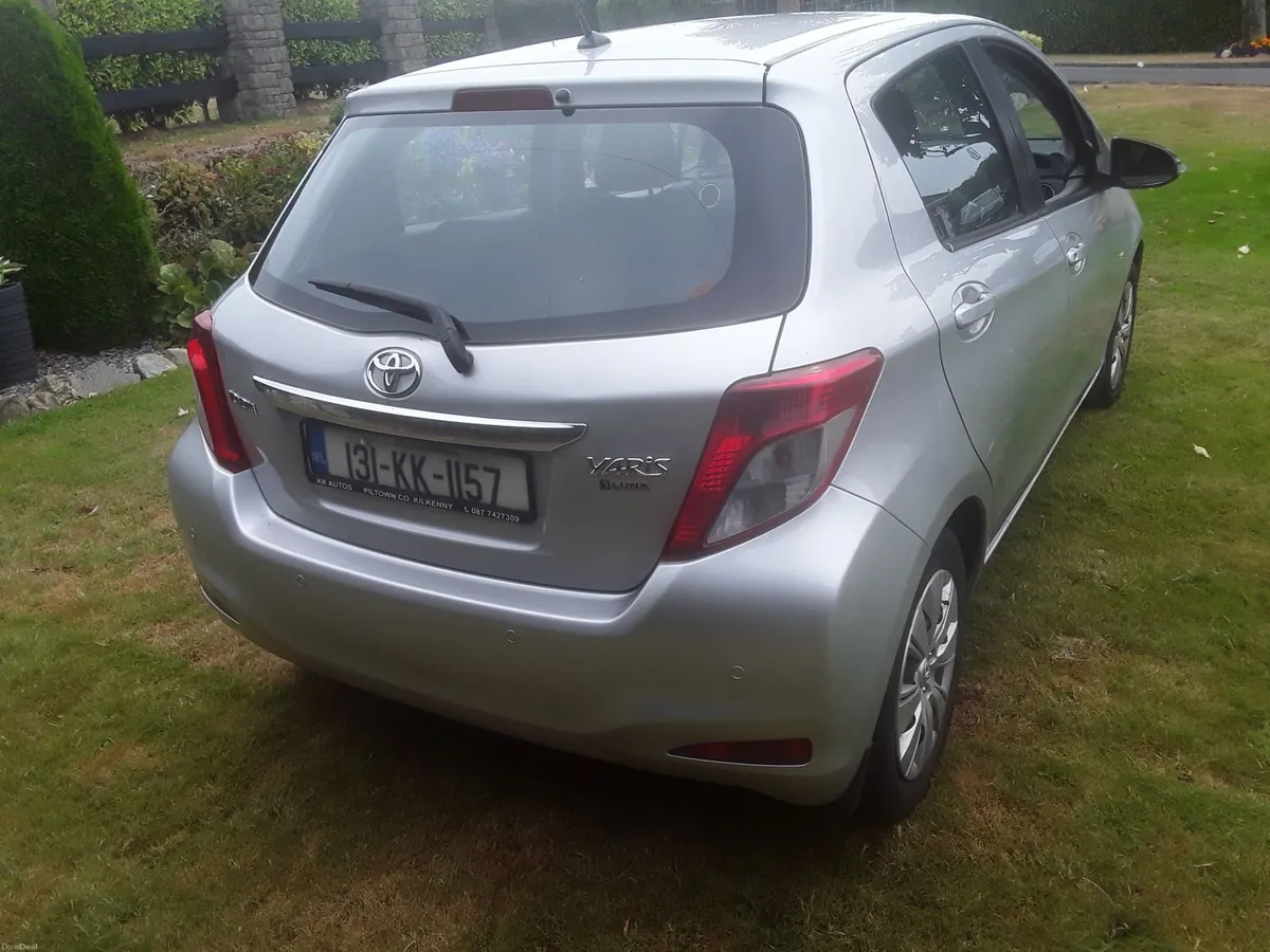 Toyota Yaris 2013 - Image 5