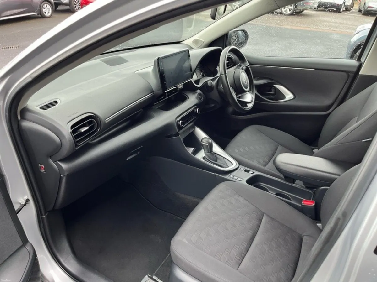 Toyota Yaris Hybrid Luna - Image 6