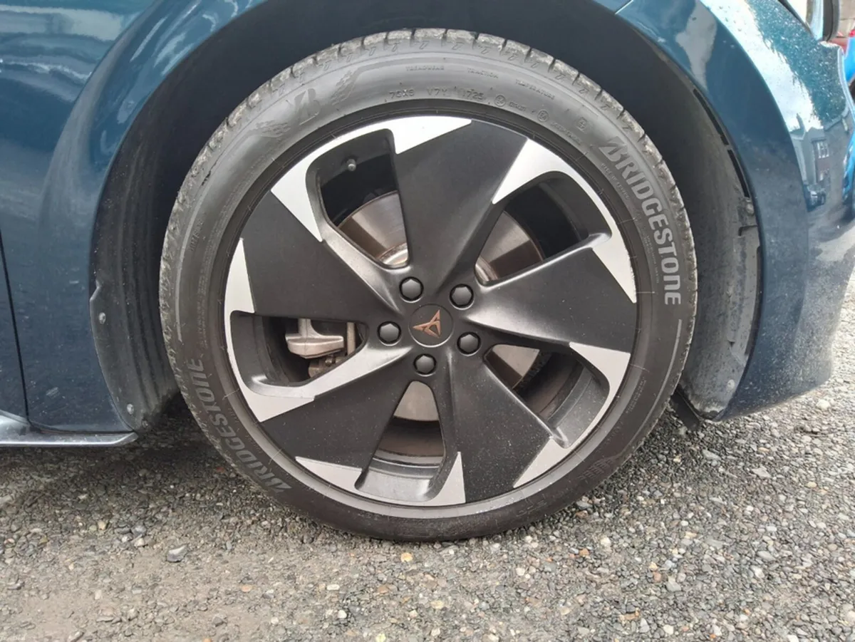 Cupra Born EV 59kW ** UPGRADED ALLOYS ** HEATED ST - Image 5