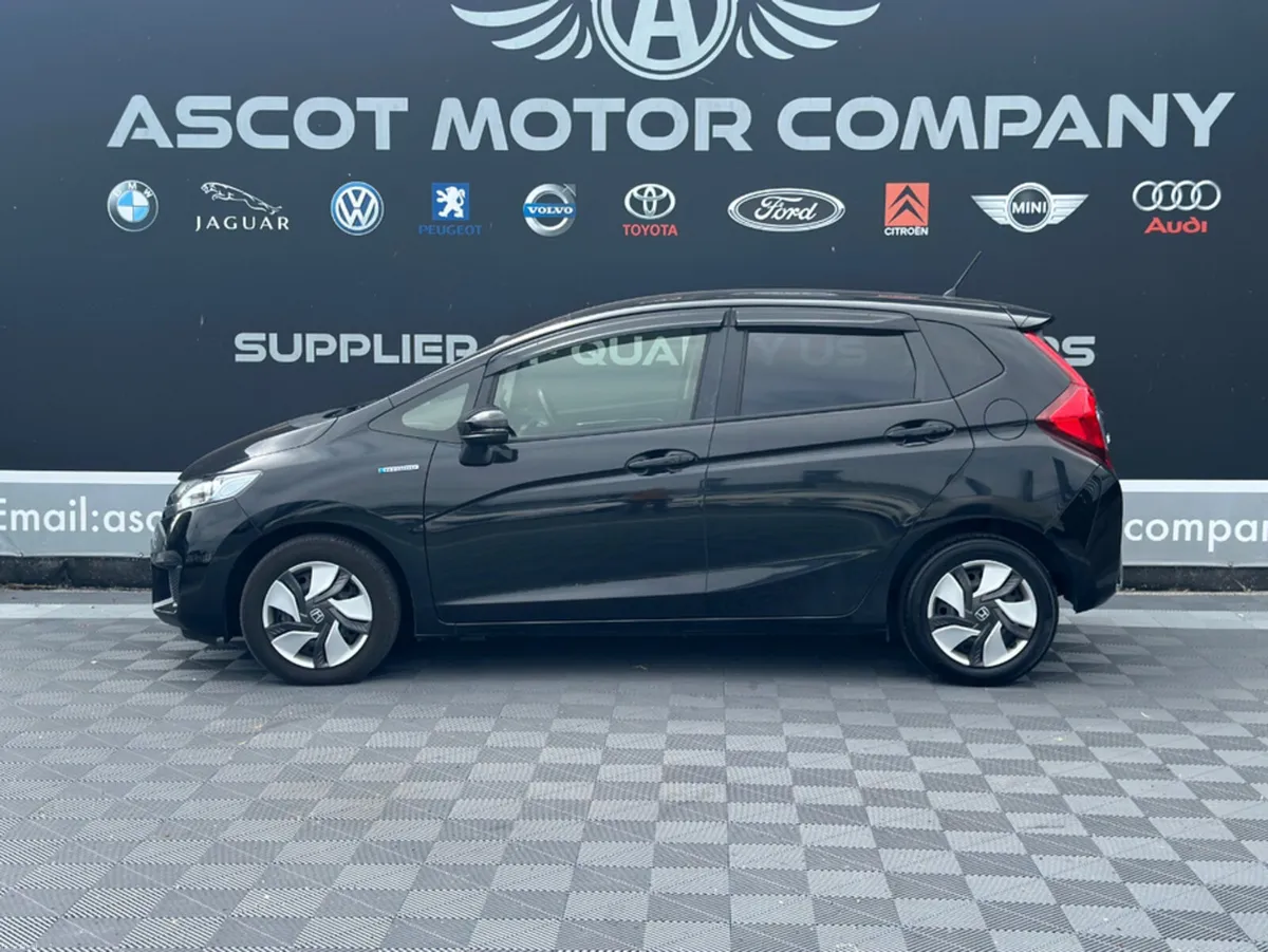 Honda Fit 1.5 Petrol Hybrid - Image 4
