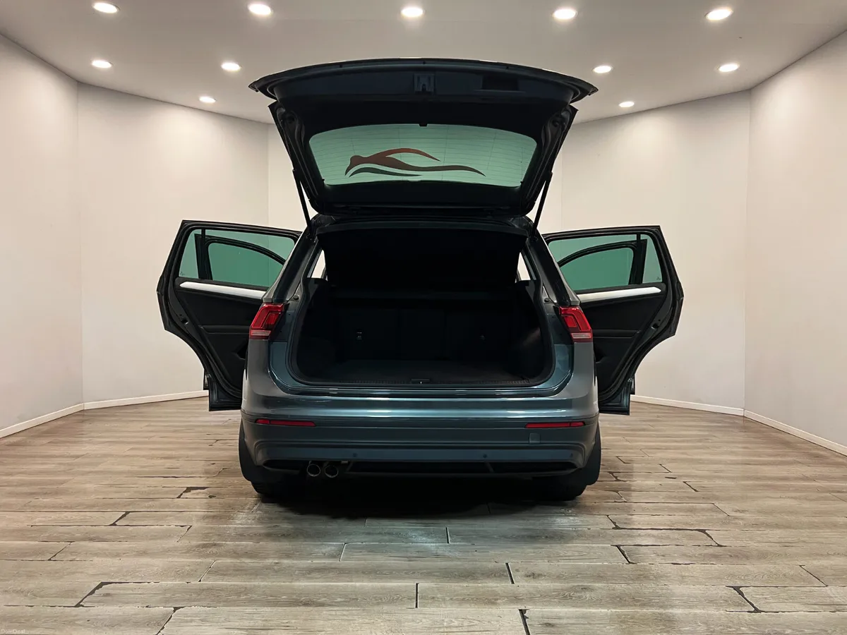 LOW MILEAGE VW TIGUAN SE NAVIGATOR DSG AUTO 2019 - Image 5