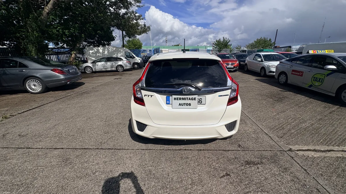 Honda Fit 1.5 Hybrid Petrol 2016 - Image 5