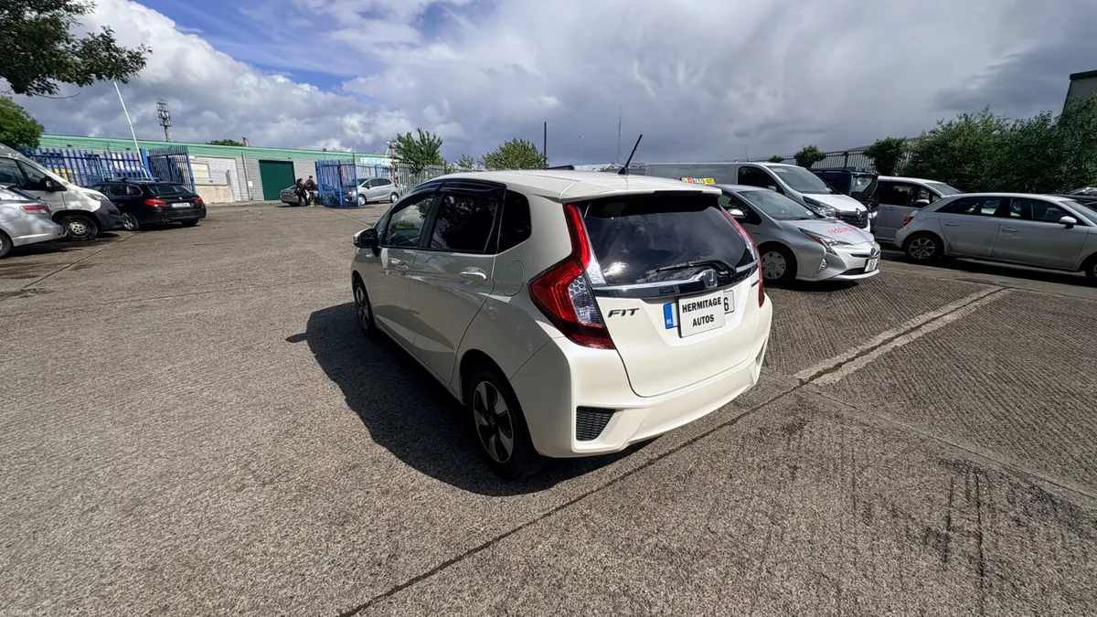 Honda Fit 1.5 Hybrid Petrol 2016 - Image 4