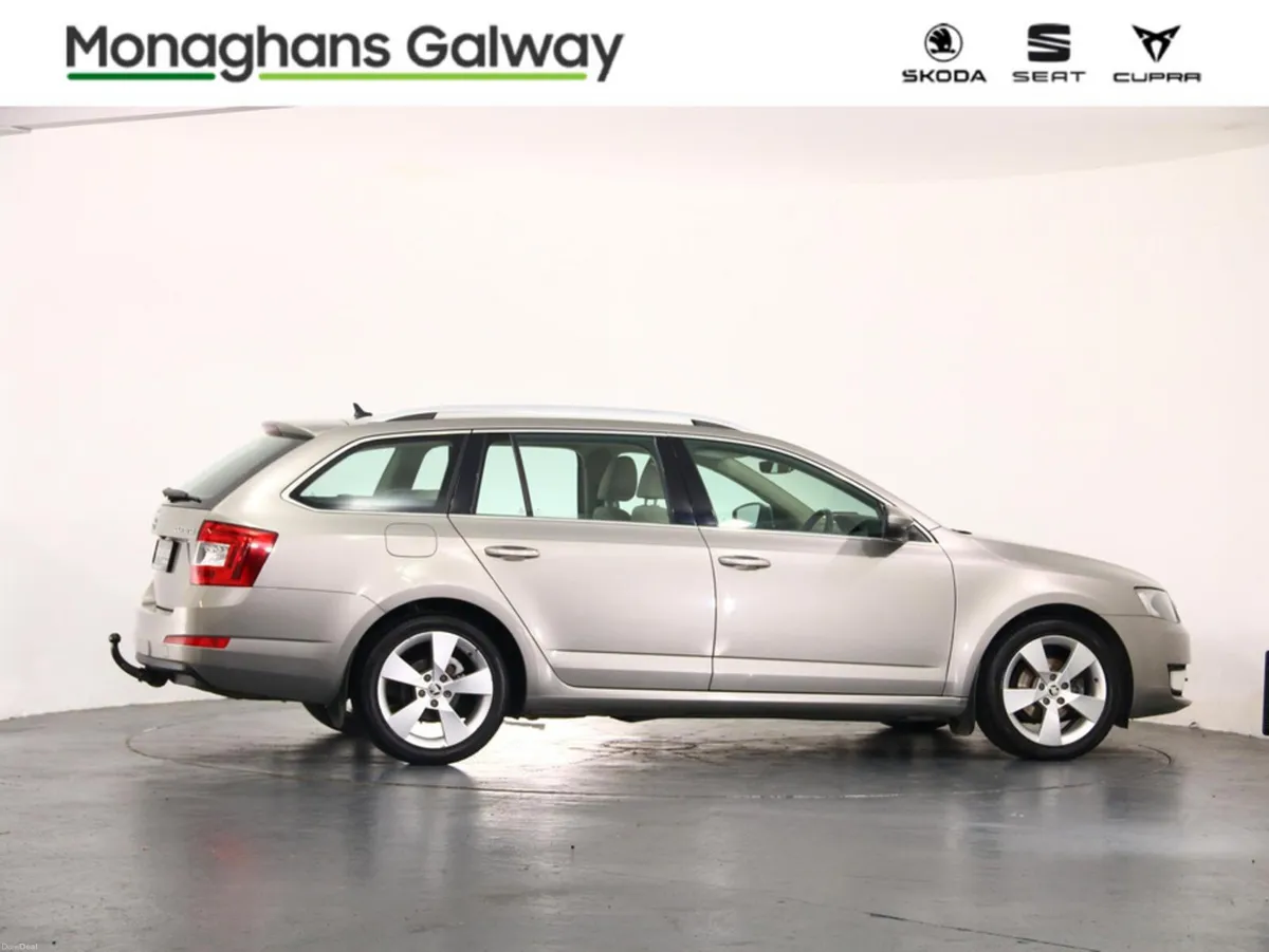 Skoda Octavia 1.6 TDI 110HP DSG 4DR COMBI STYLE - Image 2