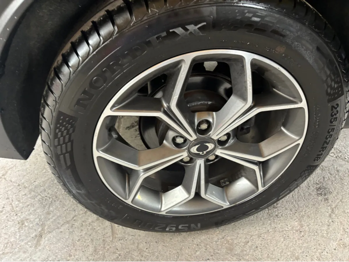 SsangYong Korando EL 1.6 2WD 4DR AUTO DSL AT - Image 2