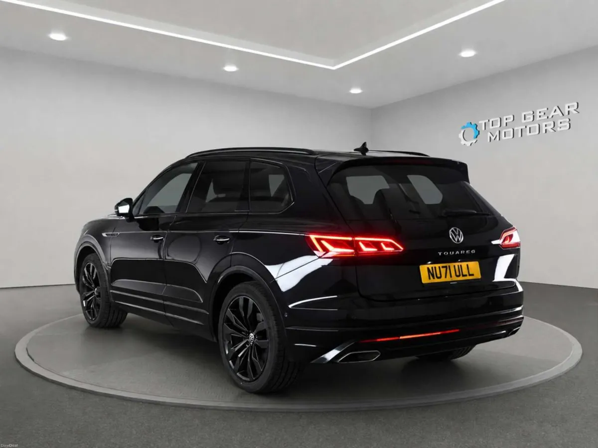 2021 Volkswagen Touareg Black Edition 3.0 V6 TDI - Image 4