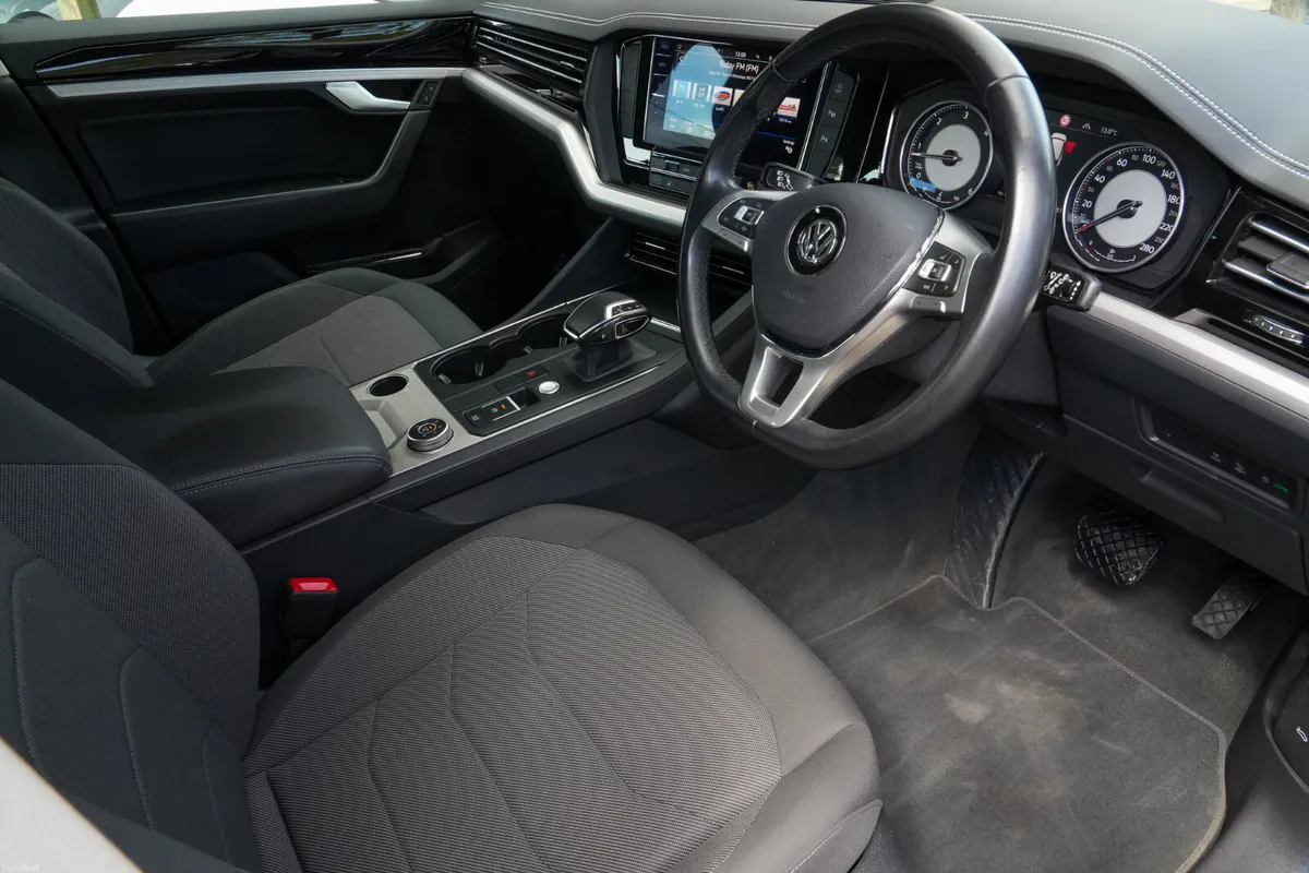 2020 Volkswagen Touareg 3.0 5 Seat Passenger - Image 2