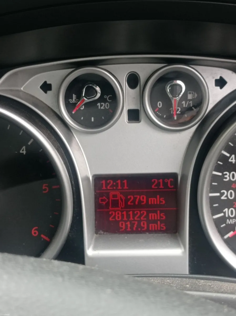 Ford Focus 2010 - Image 2