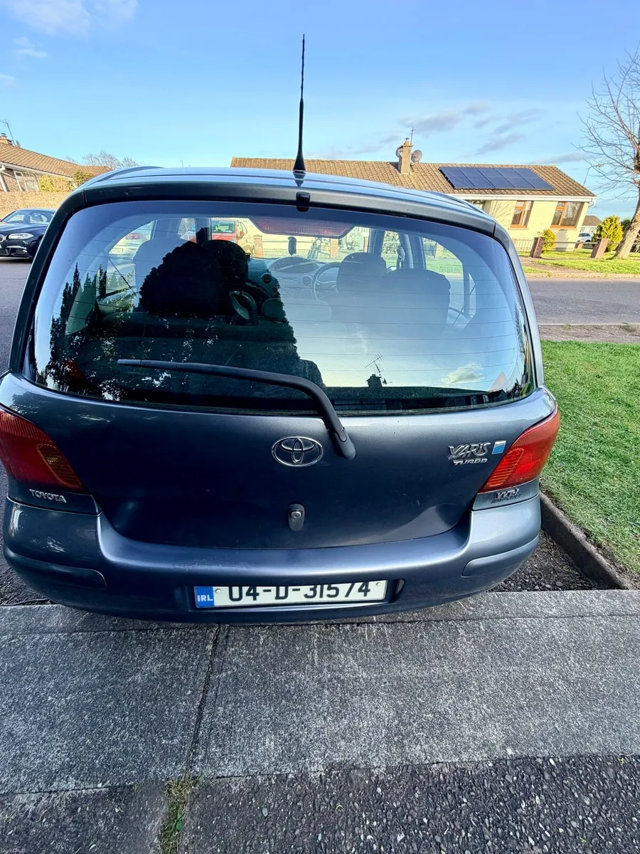 Toyota yaris 2004 - Image 4