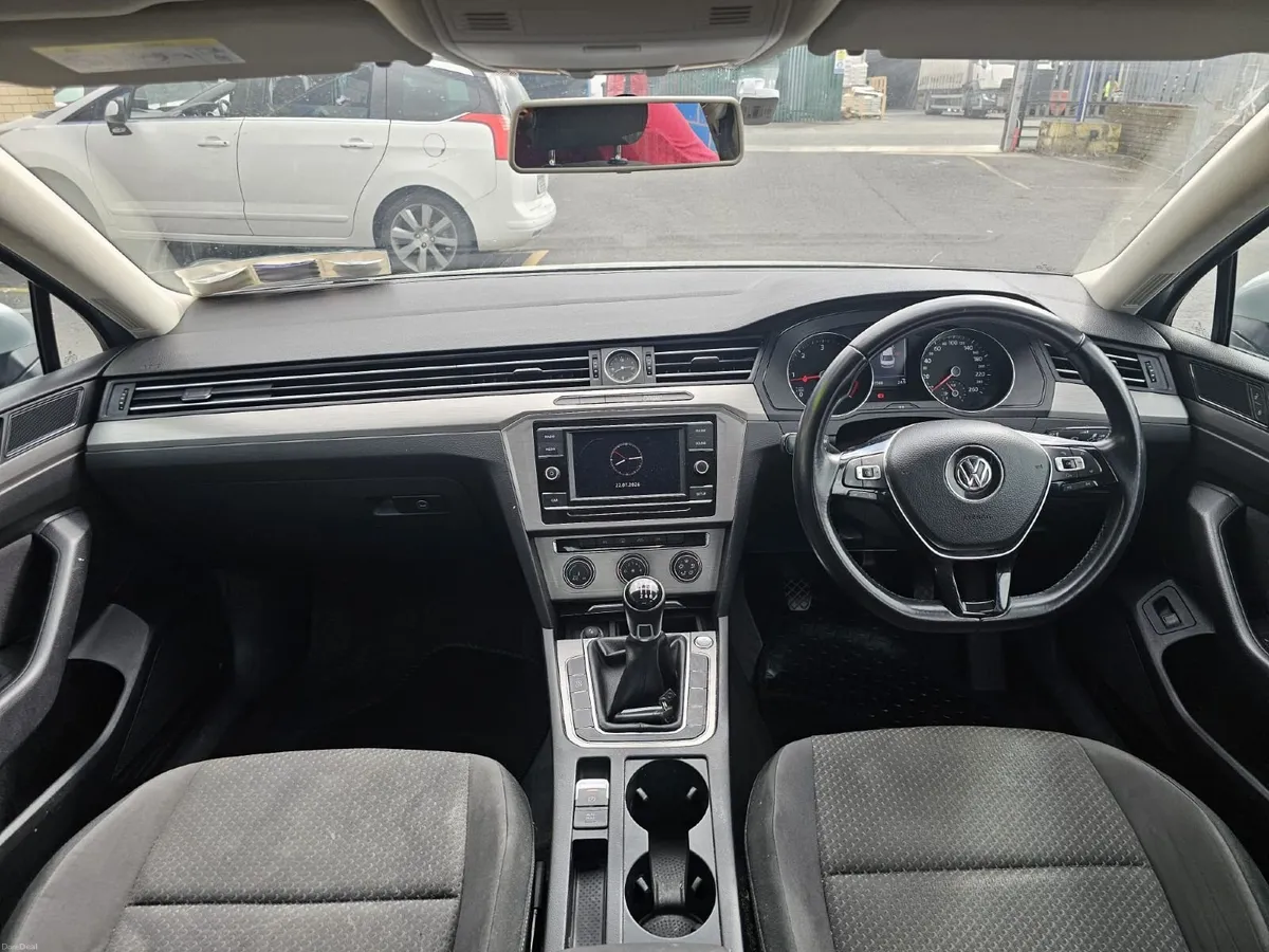 Volkswagen Passat 2018 - Image 4