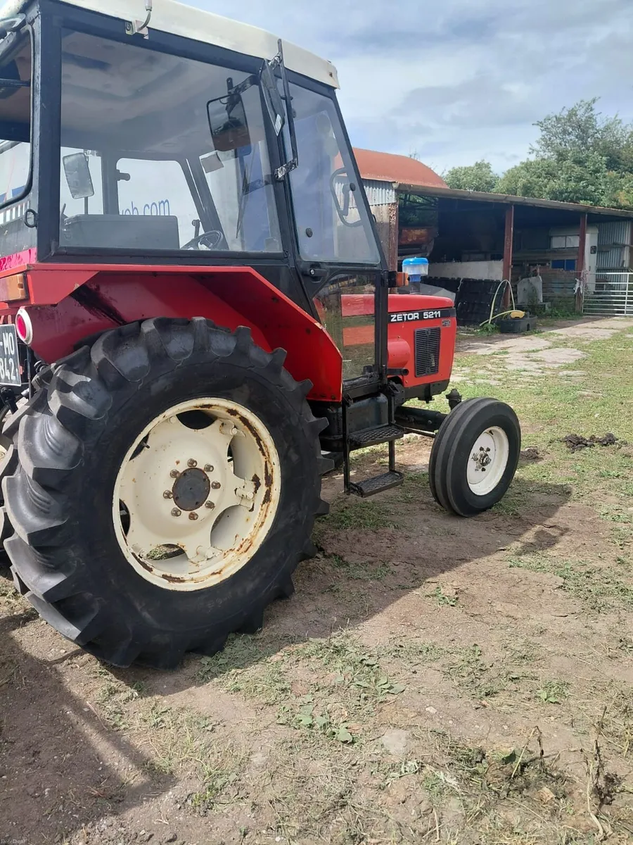 Assortment of vehicles - Image 1