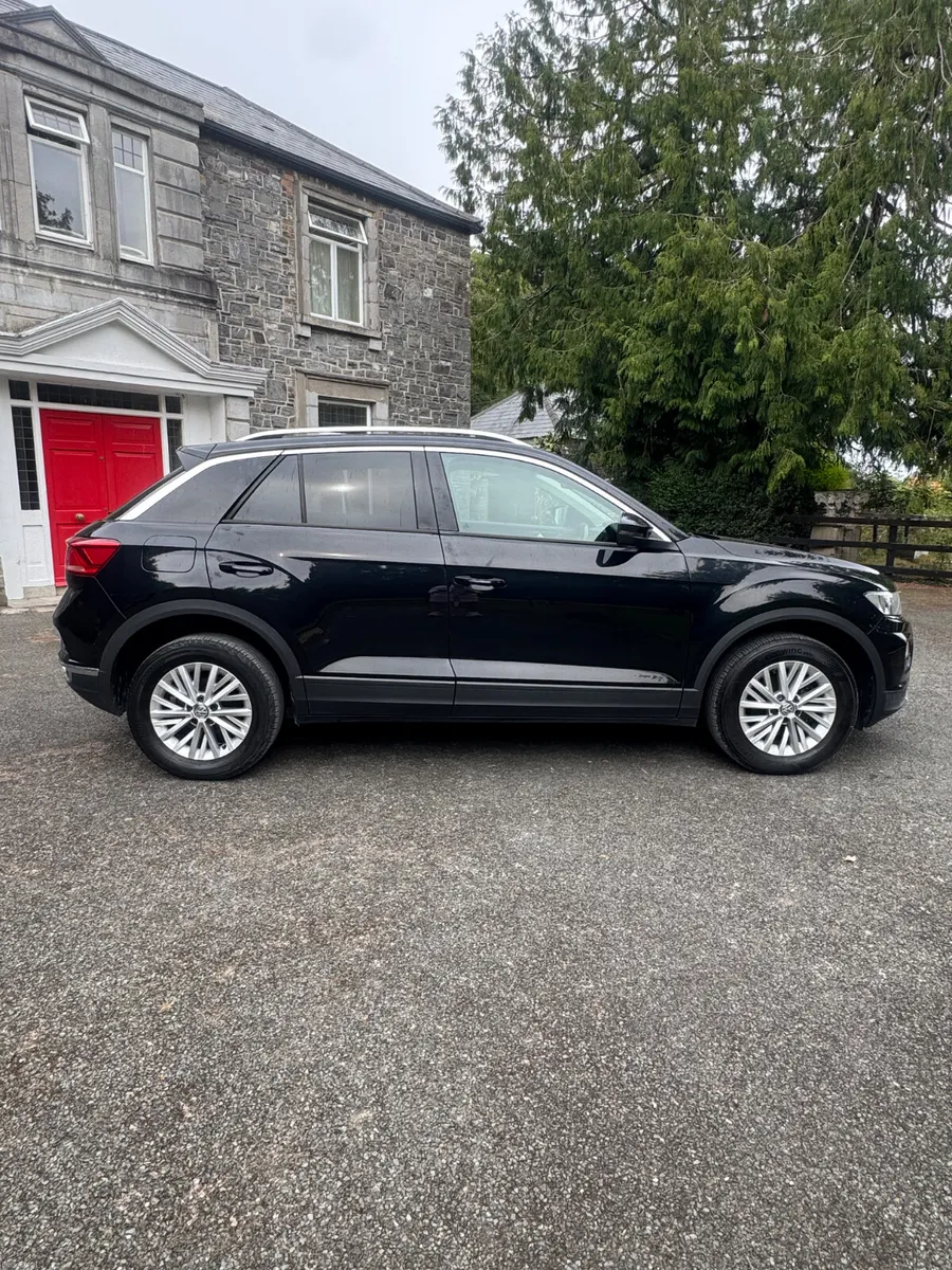 Volkswagen T-Roc 1.0TSI  Design - Image 2