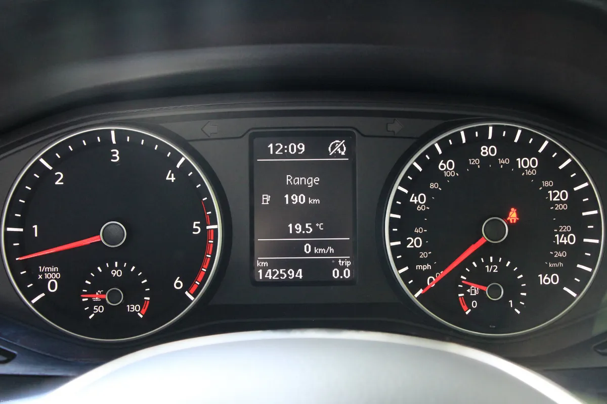 VW Amarock Highline * 3.0 Tdi Auto only 2 owners - Image 3