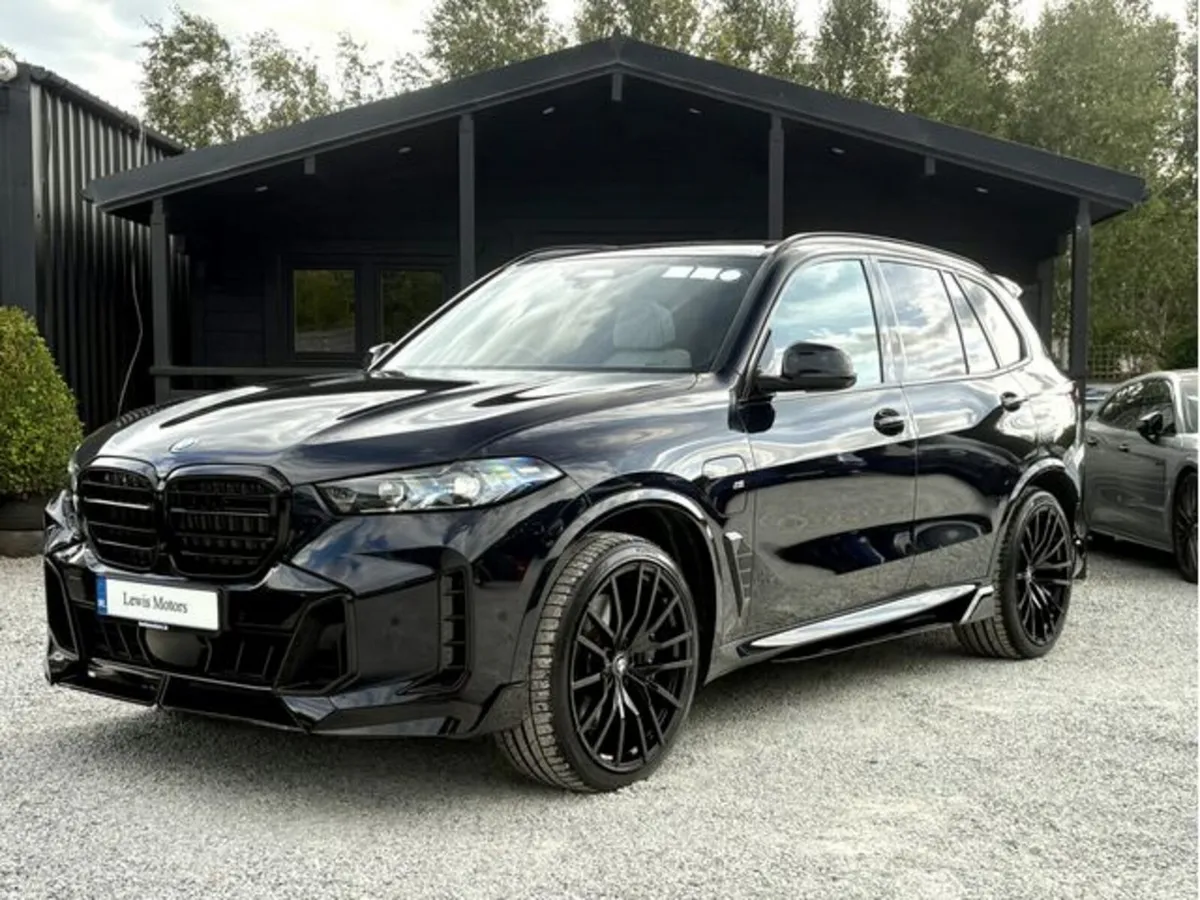 BMW X5 X-DRIVE 50e M SPORT, HUGE SPEC, SILVERSTONE - Image 3